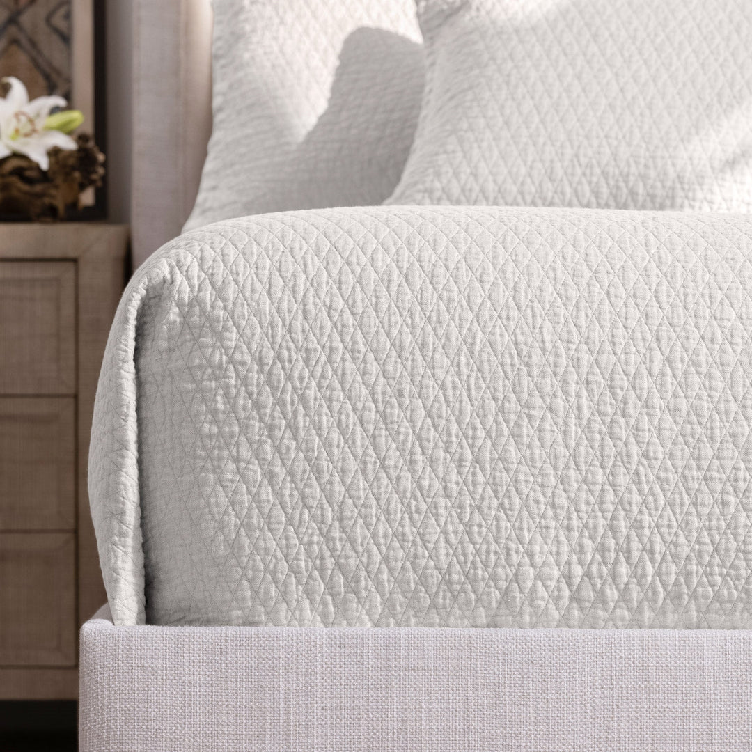 Dawn Coverlet White Coverlet